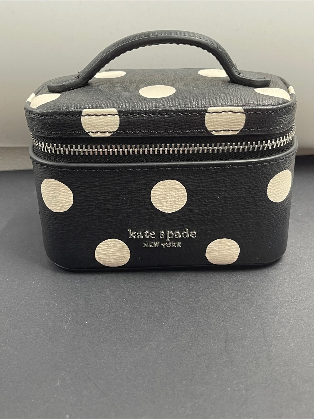 kate spade New York Black & Cream Polka Morgan Dot Sunshine Jewelry Case **RARE